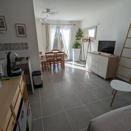 Zen Avec Jardin, Terrasse, Proche Plages Sainte-marie 66 Apartment *